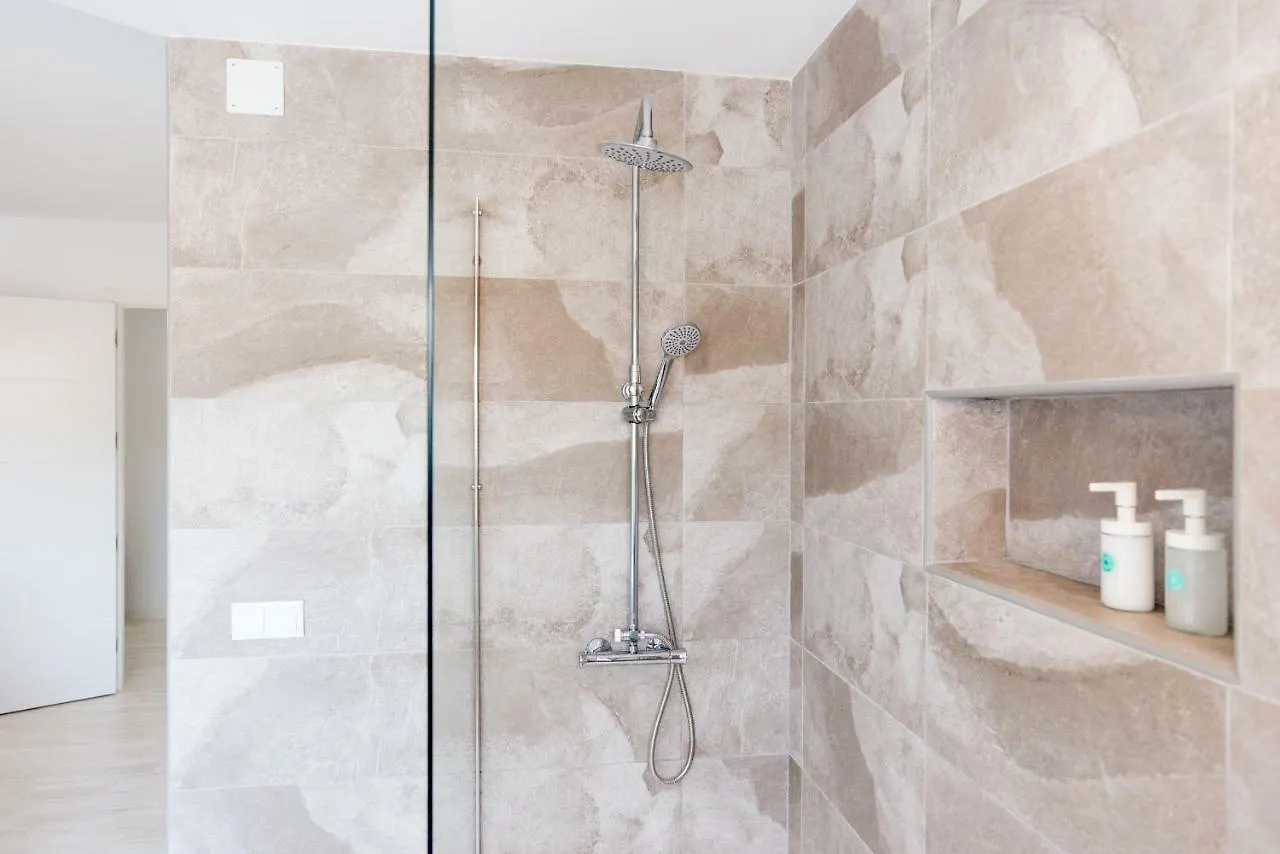 Stunning Spacious City Apartment With Free Parking Malaga